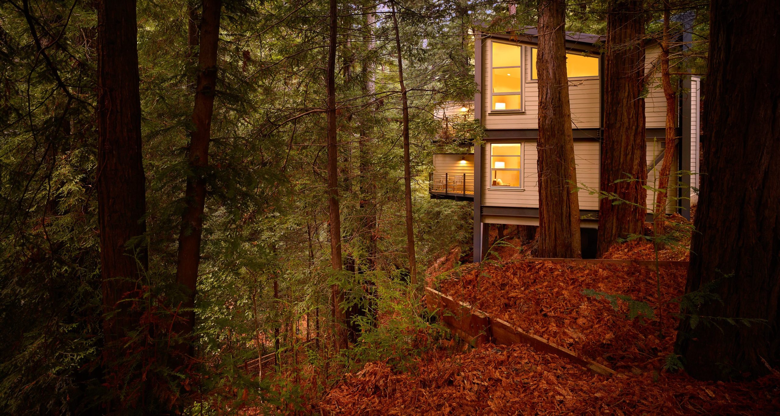 “The Crescent Realty Group bought it and made it the Canyon Ranch Retreat, but when they started, it was falling apart,” says interior designer Jill Cole of Cole Martinez Curtis and Associates.