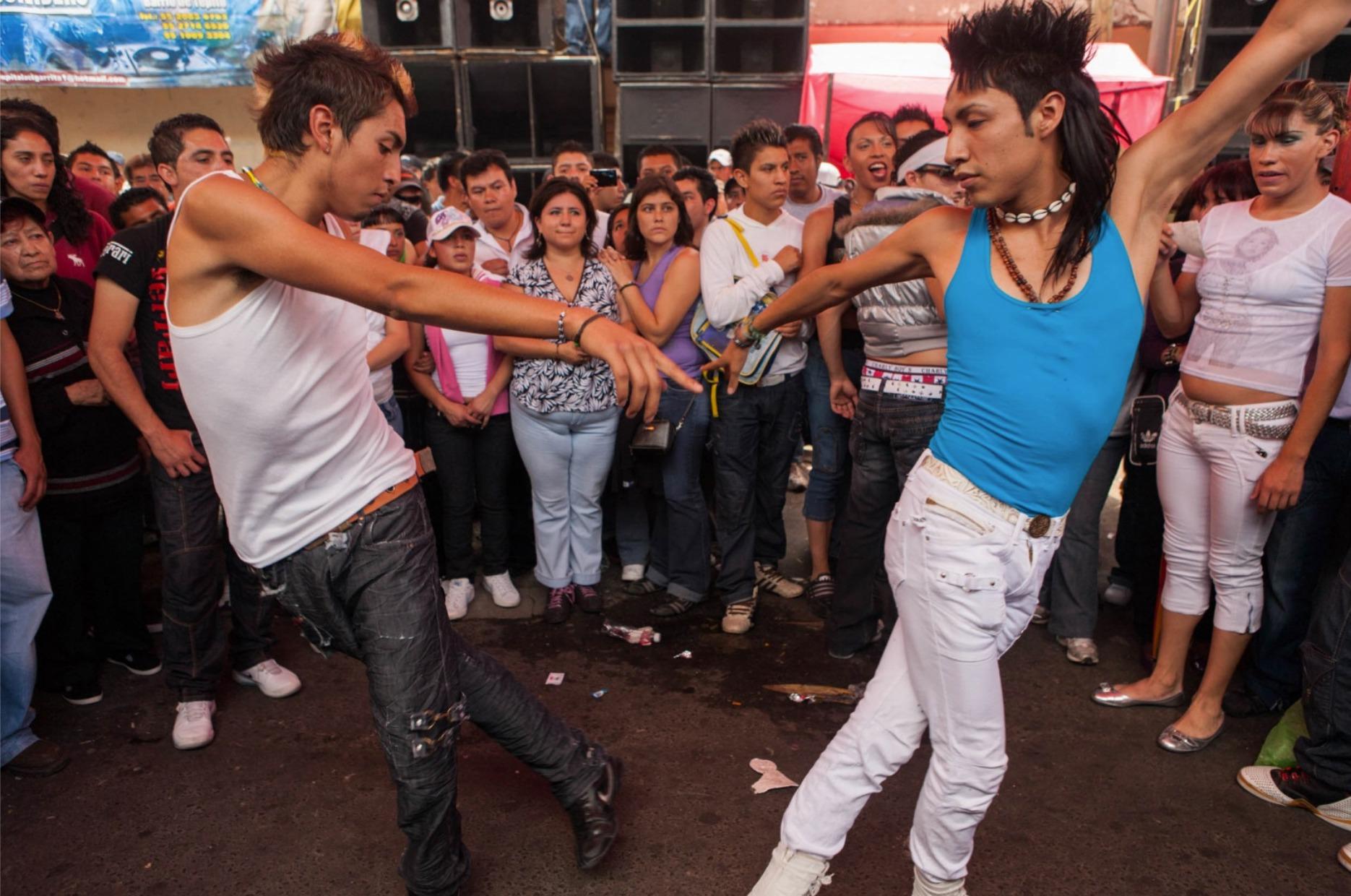 Sonideros dancers, photo by Livia Radwanski