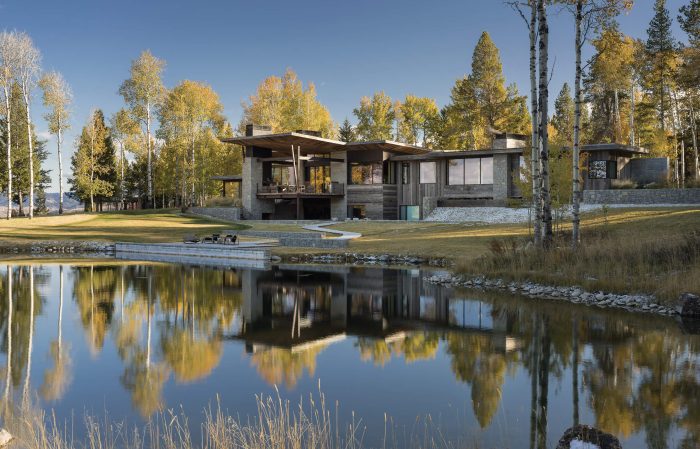 146-153_Moose-Bluff-13-700x449 1