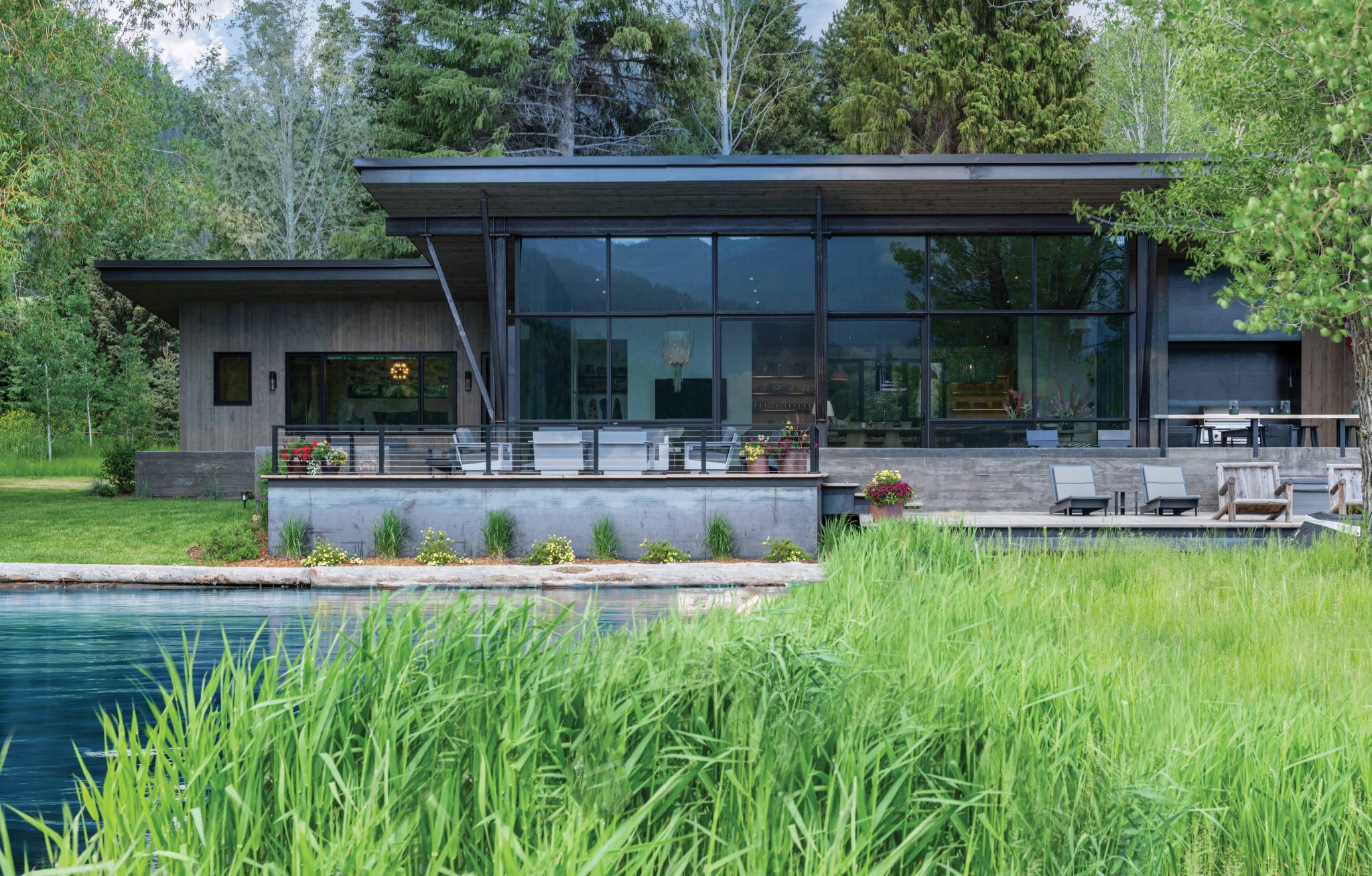 206-213_Hebgen-Lake-1-2048x1308