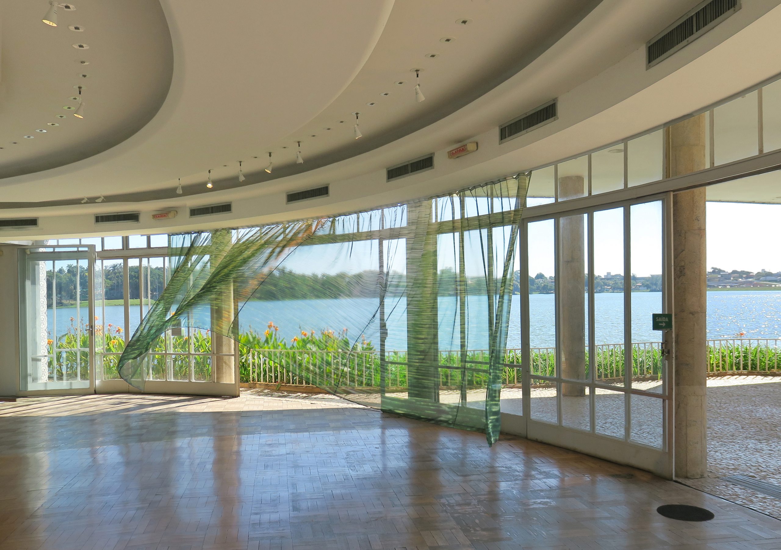 Paul Clemence-Instalação Miragem Moderna (4)