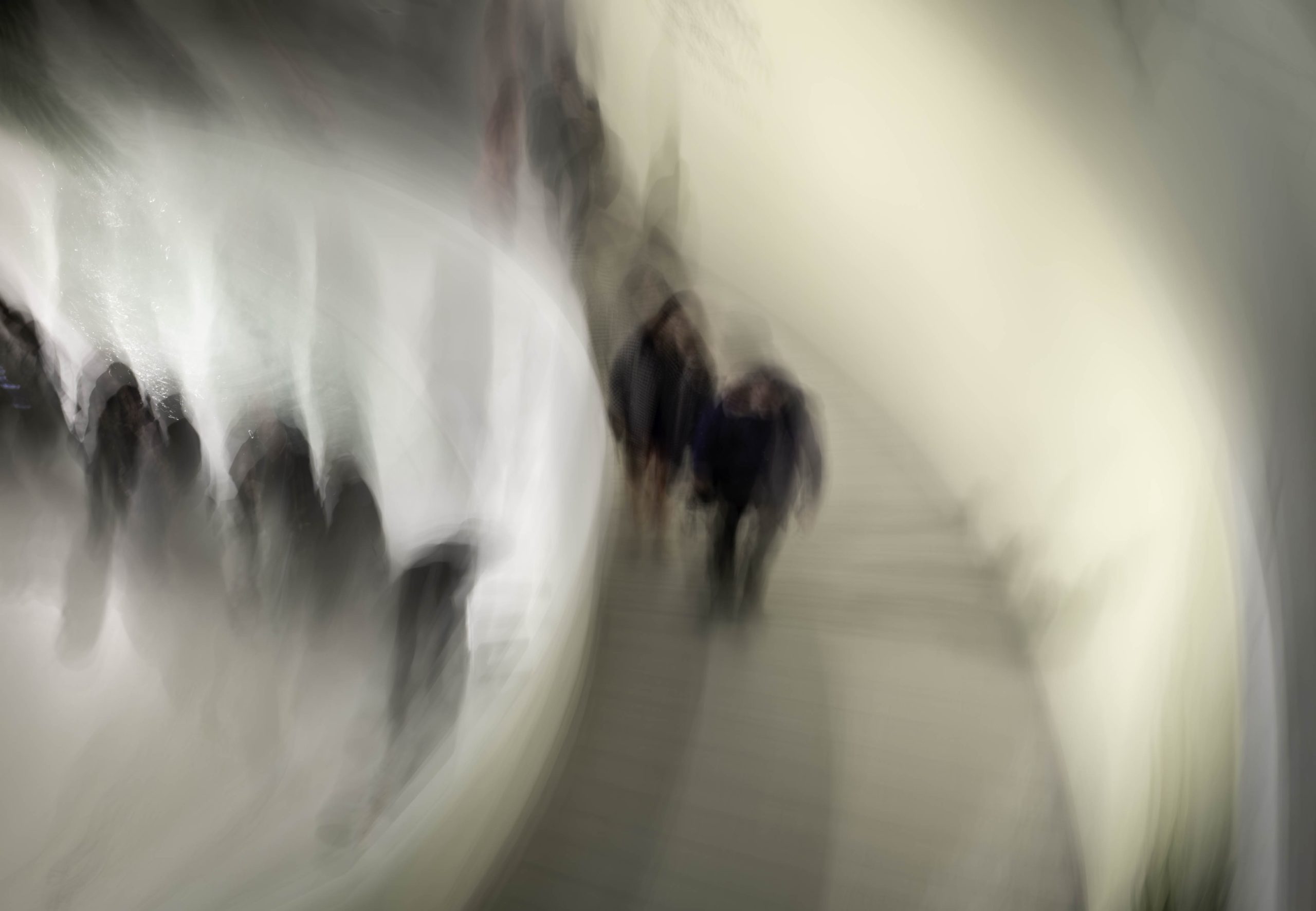 Museumgoers Spiraling Up, Solomon R Gugenheim Museum_30x40