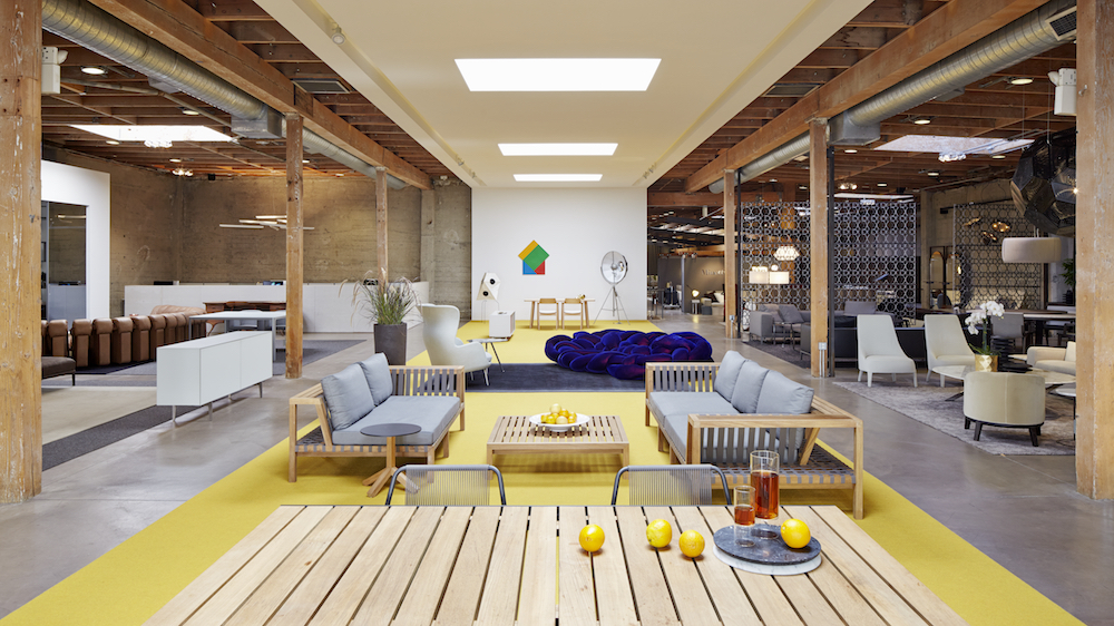 In 1980, Andrew Fisher established a showroom with all its furniture, accessories and lighting designed by architects or industrial designers.