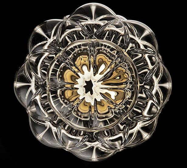 The company recently collaborated with Luca Nichetto of Nichetto Studio on two new collections of lamps and pendants with a contemporary accent.