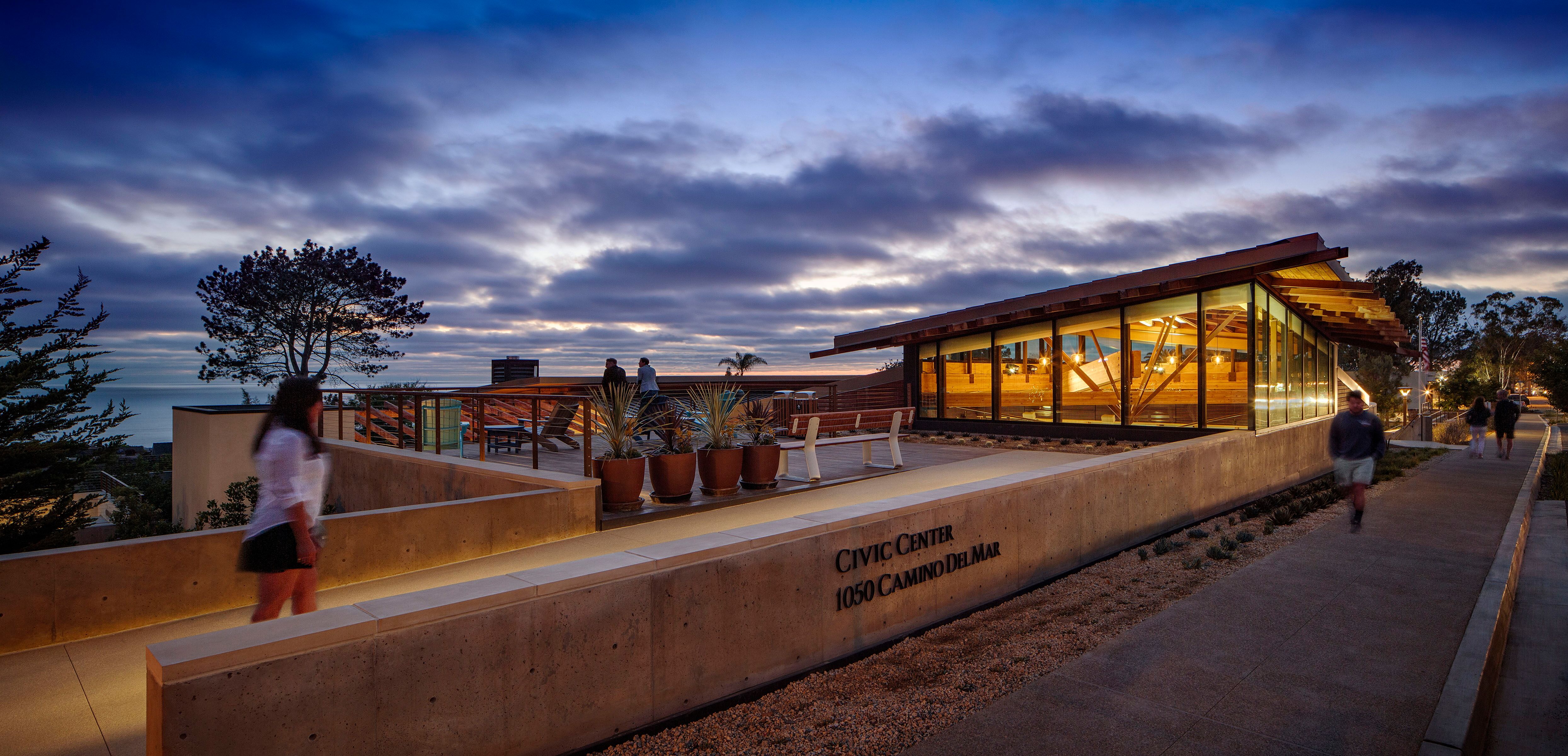 Low slung in stature, the interior is open and features exposed wood beams inspired by needles and branches of the native Torrey pine.