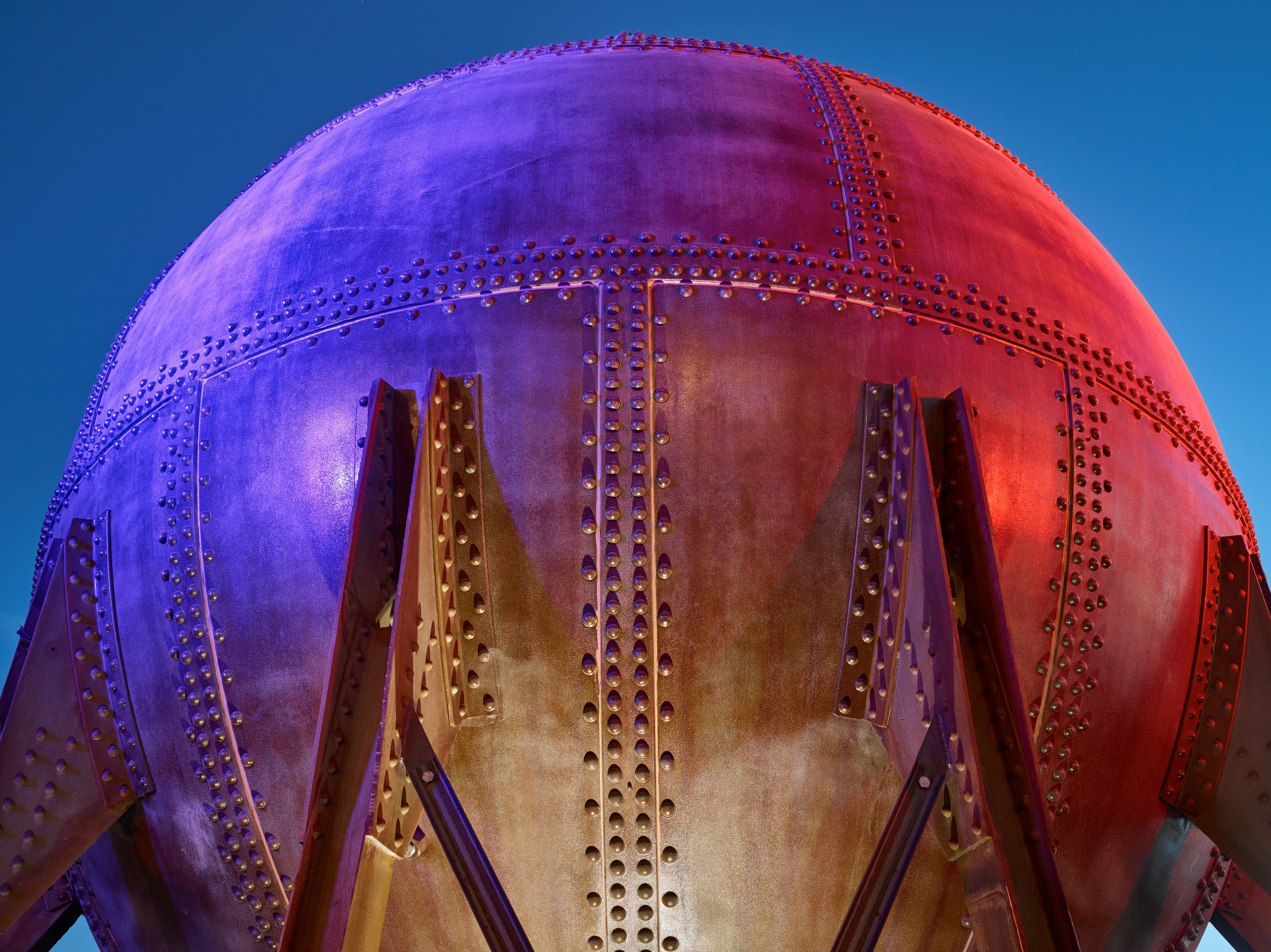 Mutuus worked with a lighting designer so it can change colors and patterns for different occasions.